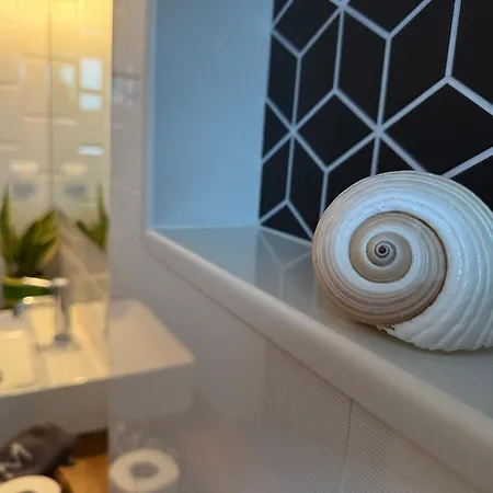 The * بلاتانياس