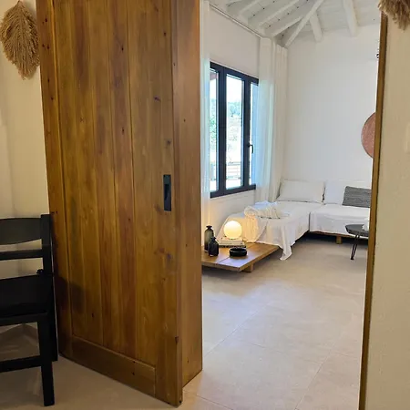 The * بلاتانياس